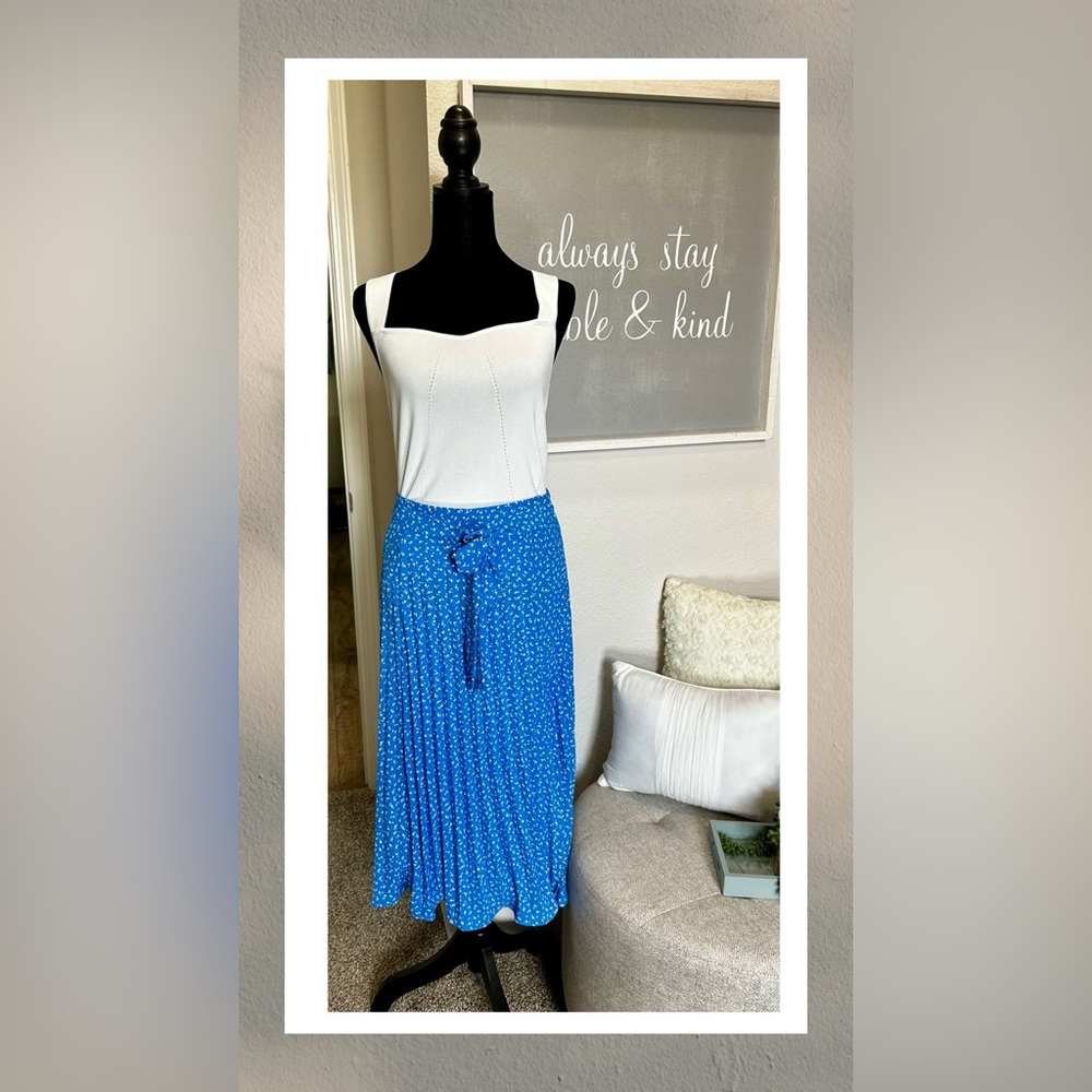 Floral Printed Pleated Skirt